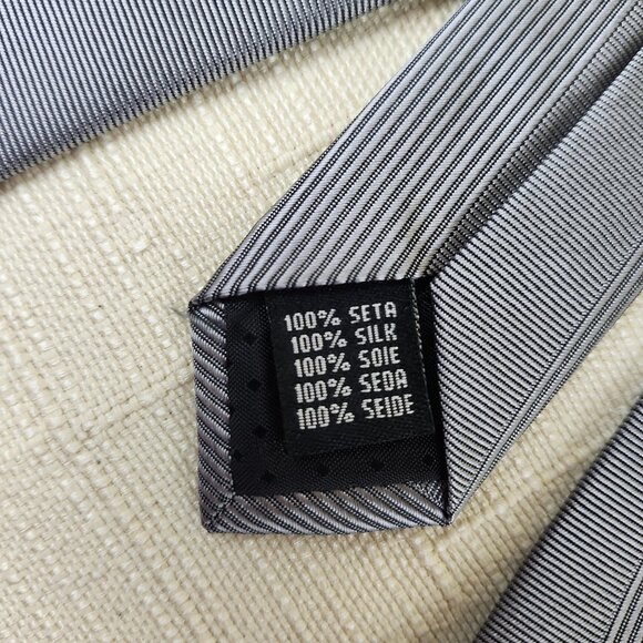 Vintage Massini 100% Silk Necktie, Thin Gray Vertical & Horizonal Stripes - Picture 5 of 6